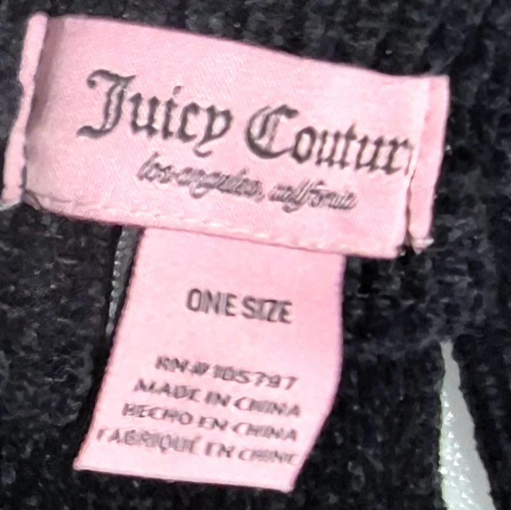 Juicy Couture Black Knit Soft Gloves With Gold Heart Charm One Size